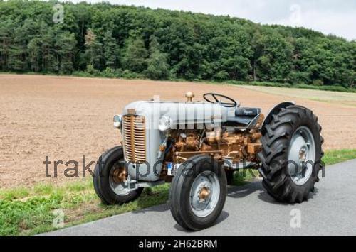 Massey Ferguson 1960 karta techniczna i opinia